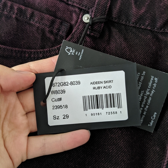 {Paige} Brand New Aideen Denim Skirt in Ruby Acid - Picture 6 of 9